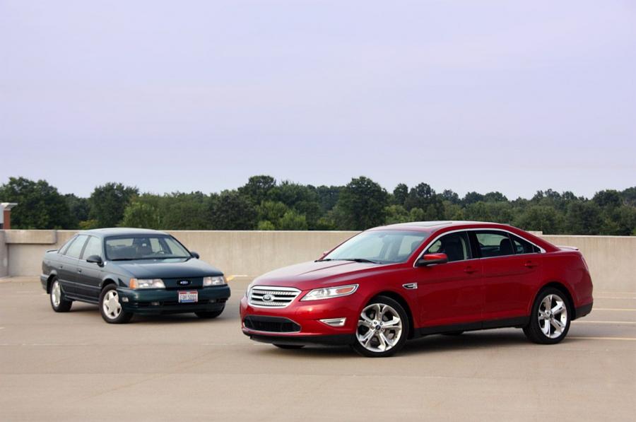  Ford Taurus SHO 2010 года  (фото 44 из 248)